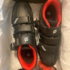 SIZE 40 Peloton cycling shoes